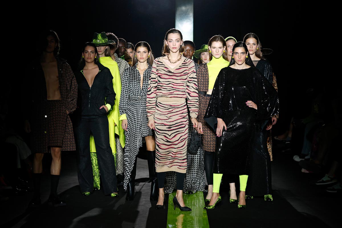 El “fashion statement” LOLA CASADEMUNT BY MAITE 080 Fashion Week - Asociación Creadores de Moda de España | ACME