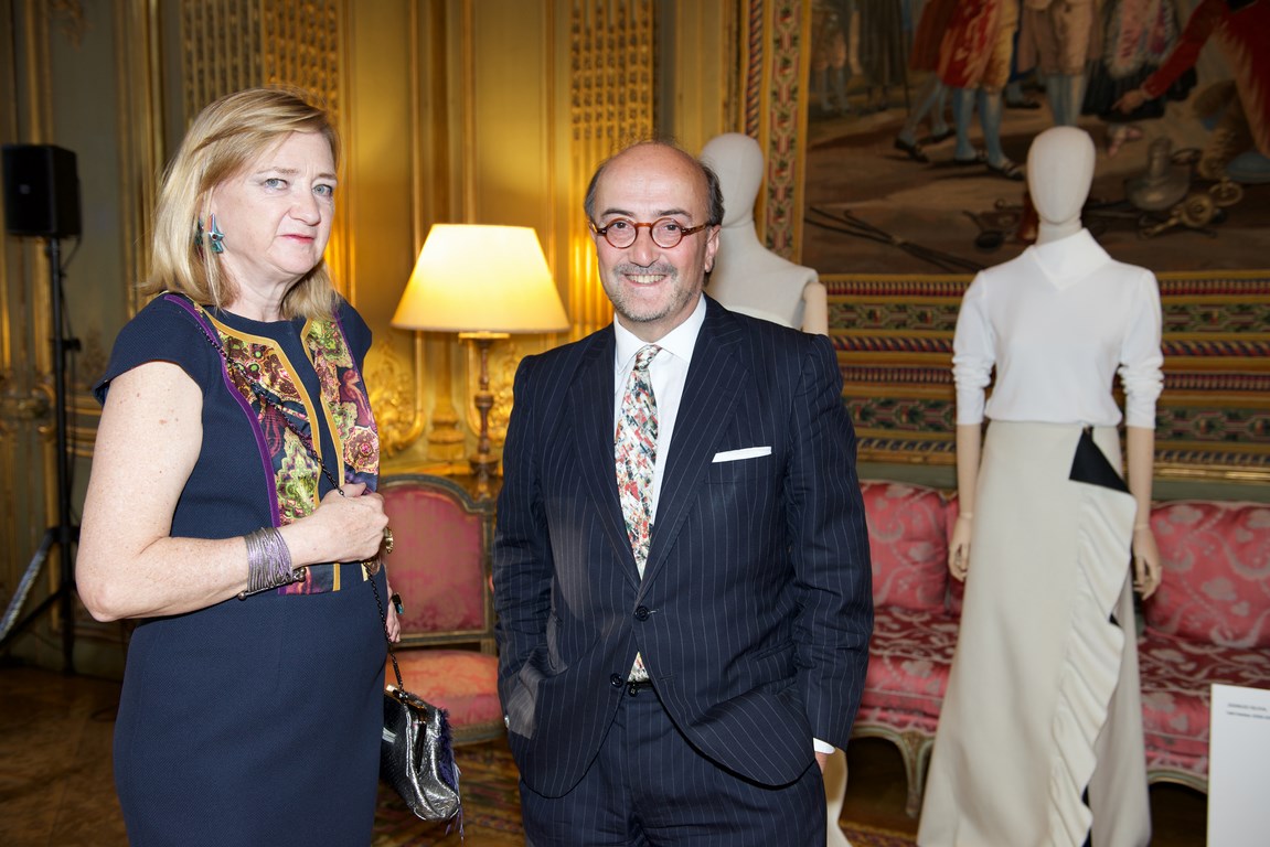 Begoña Torres, subdirectora general de Promoción de las Bellas Artes, con el  consejero Cultural de la embajada, Francisco Elías de Tejada