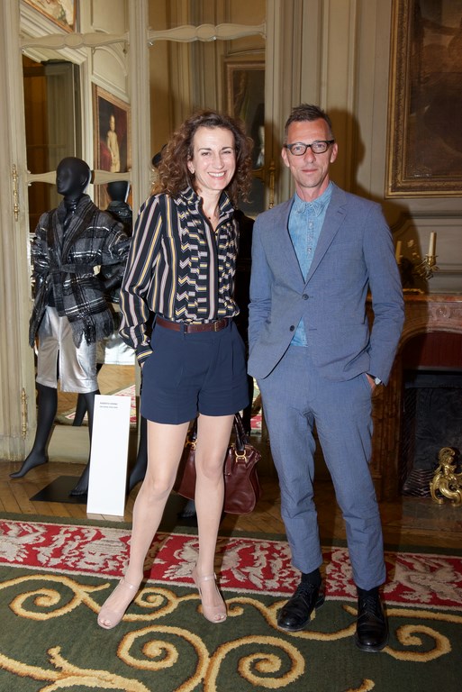Violeta Sánchez y el director del Museo Galliera, Olivier Saillard