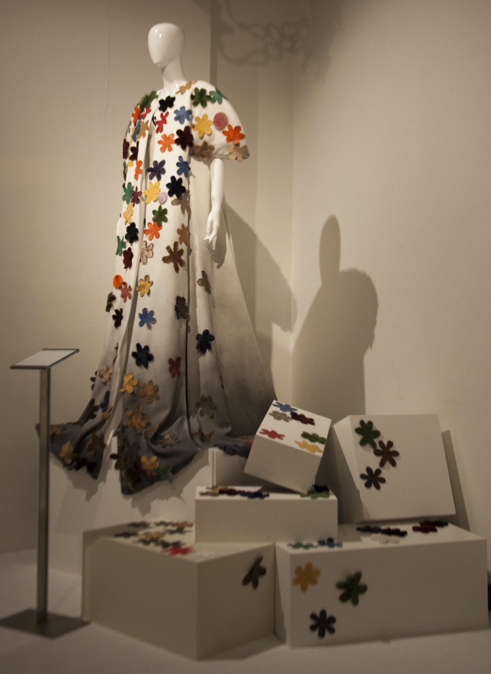 Abrigo de neopreno con flores de cordero merino pacthwork