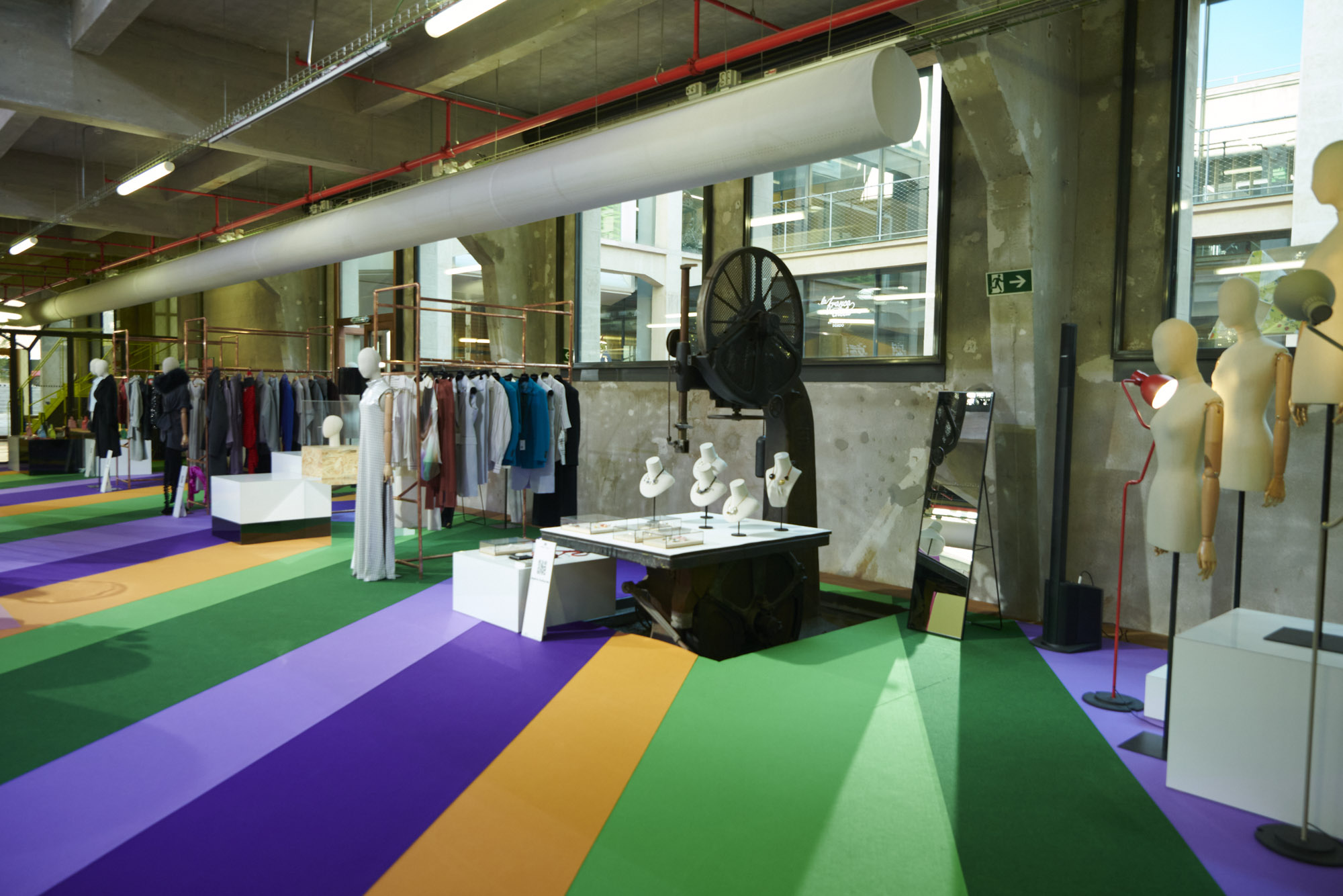 web-showroom-mem-0921-0040-