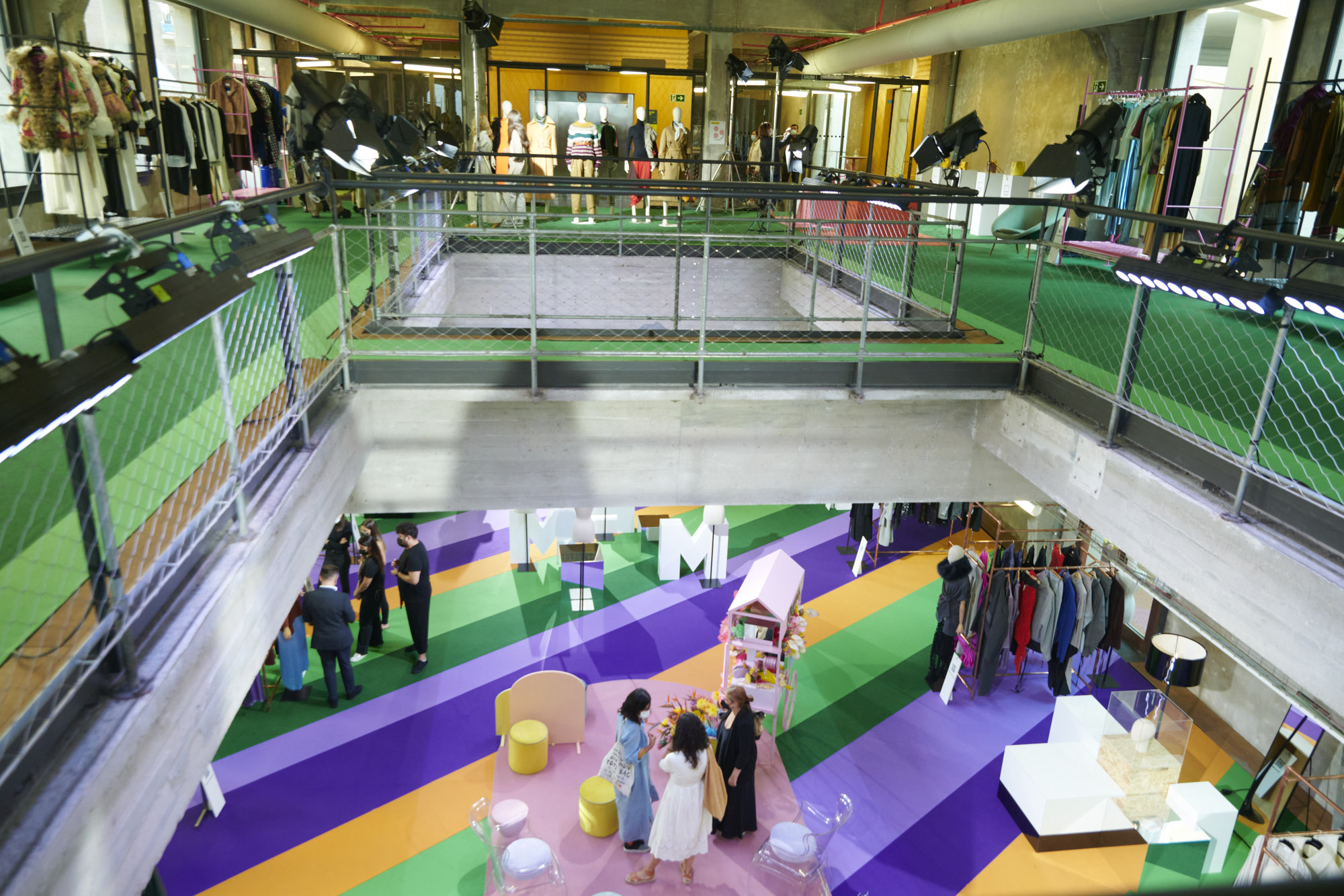 web-showroom-mem-0921-0044-