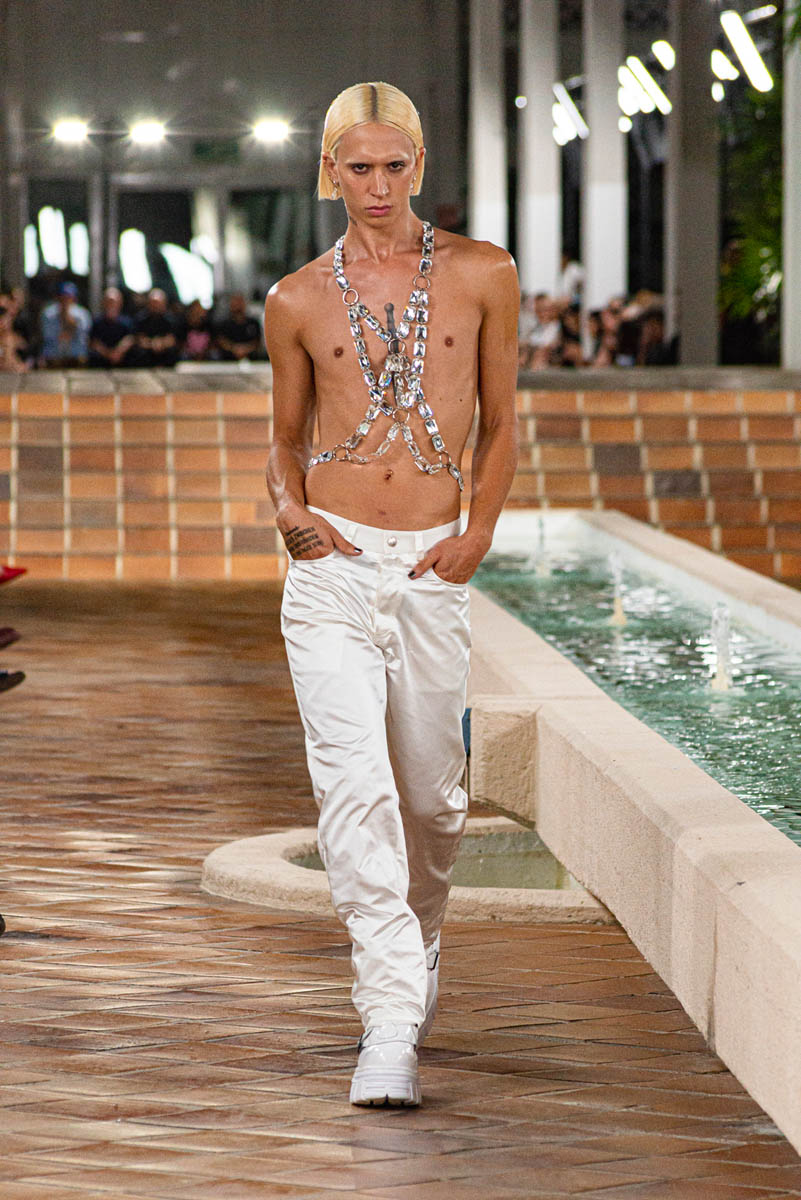 Acromatyx_Calma_003_KristenWicce_Desfile-1