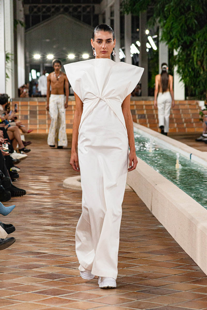 Acromatyx_Calma_003_KristenWicce_Desfile-10