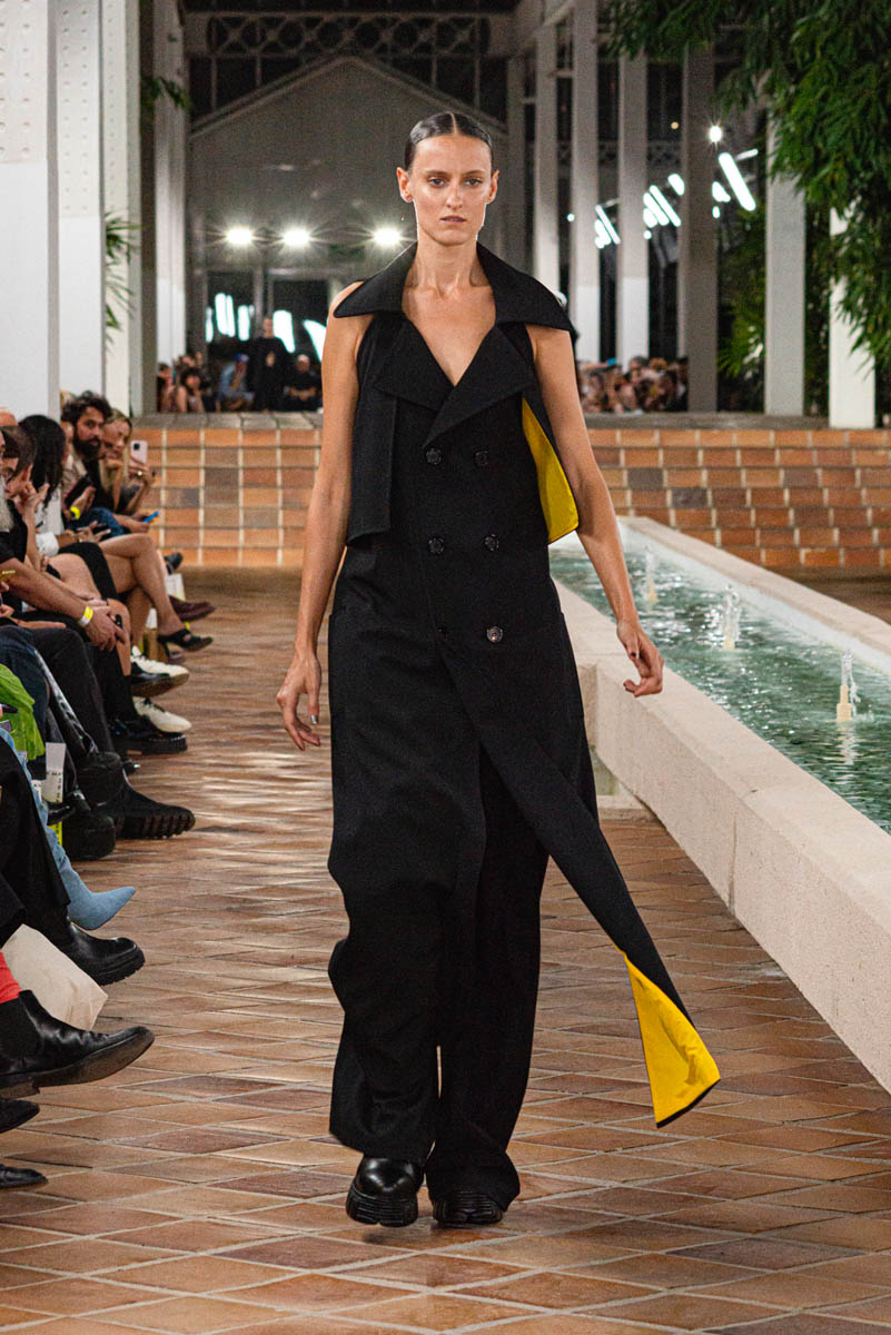 Acromatyx_Calma_003_KristenWicce_Desfile-27