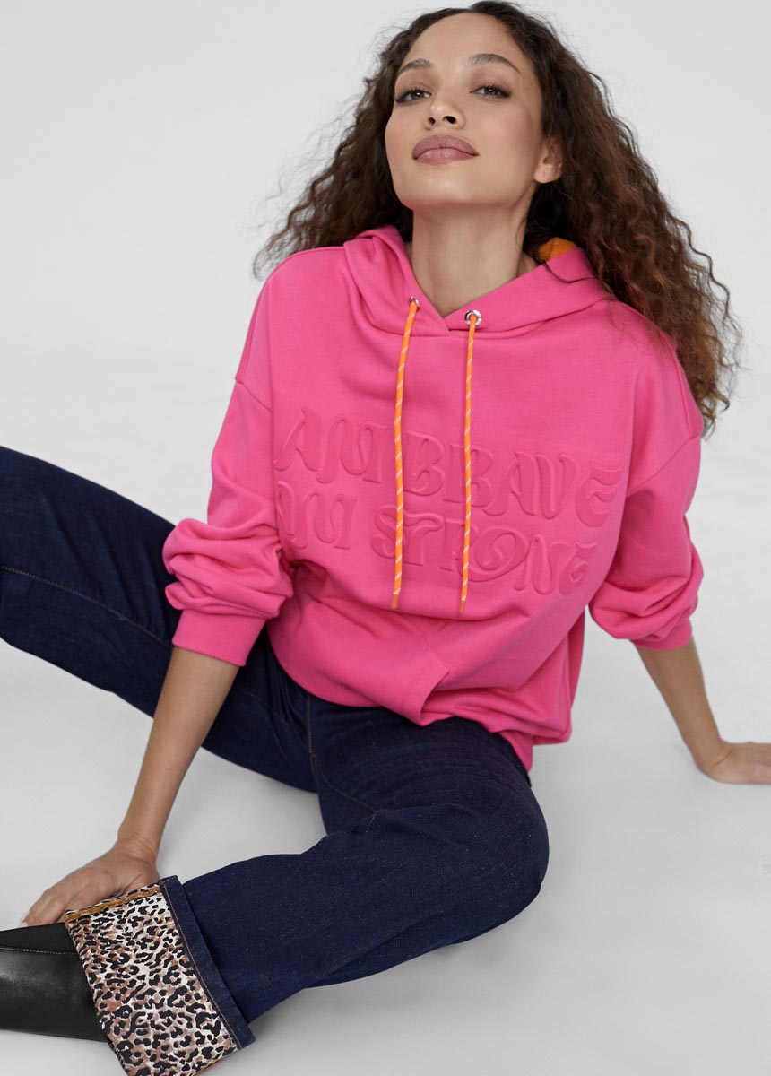 LOLA CASADEMUNT_Sudadera solidaria_Fundación Contigo (3)