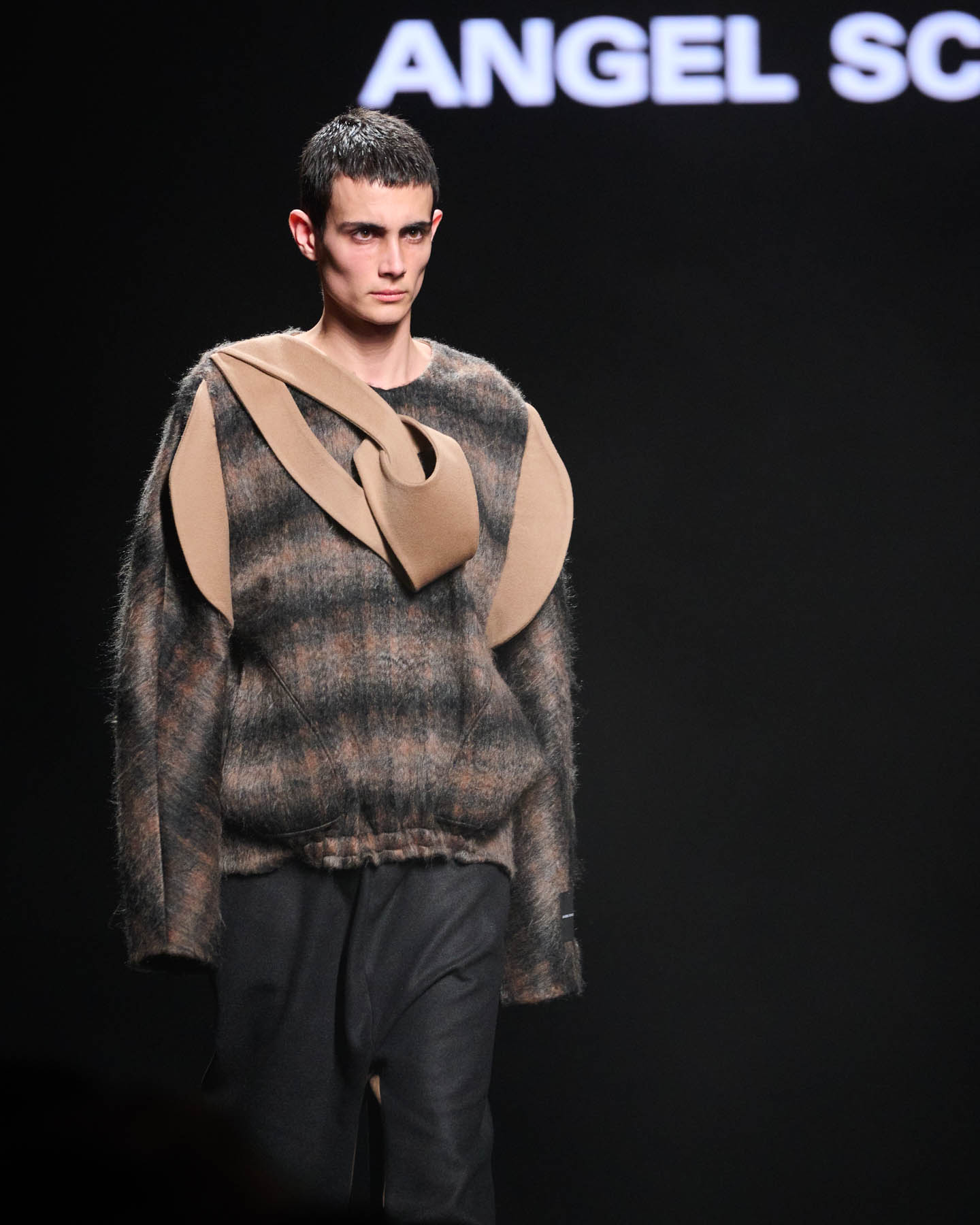 web-angel-schlesser-MBFWM-OI25-ACME-pablo-paniagua-0008