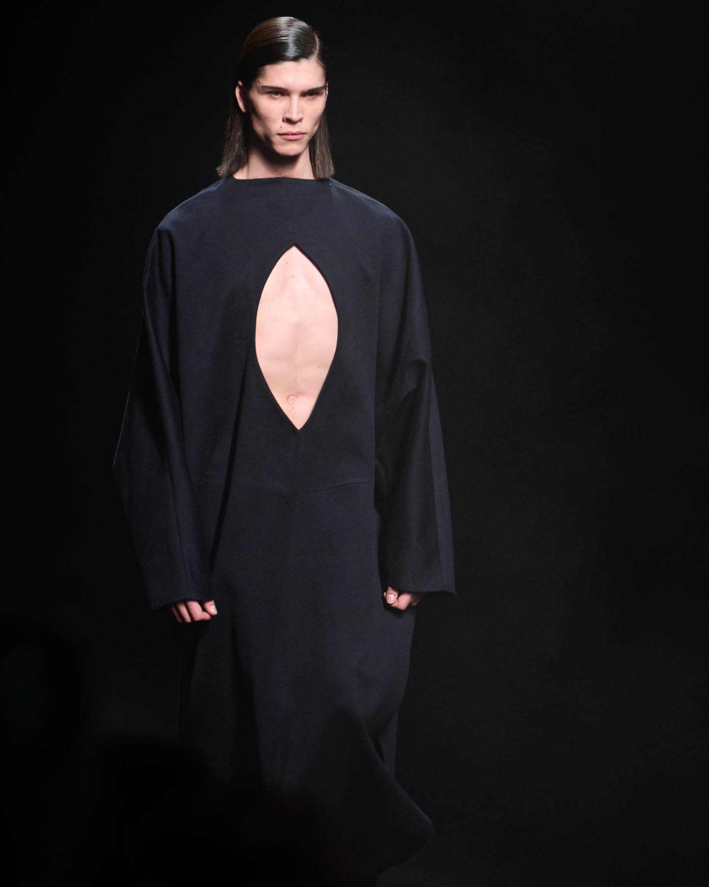 web-angel-schlesser-MBFWM-OI25-ACME-pablo-paniagua-0013