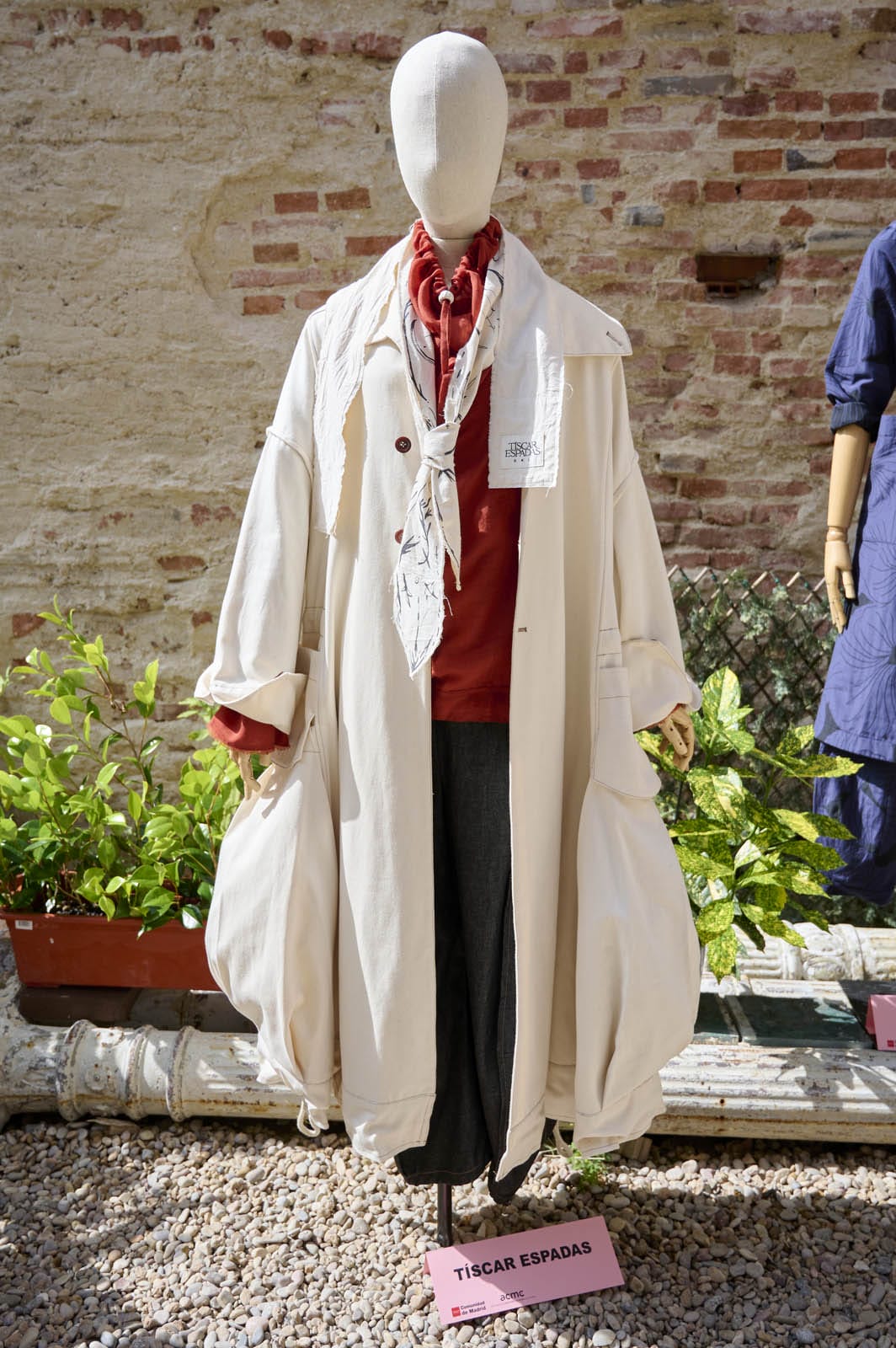 2-tiscar-espadas-presentación-rutas-por-la-moda-de-autor-española-en-Madrid-ACME-0001