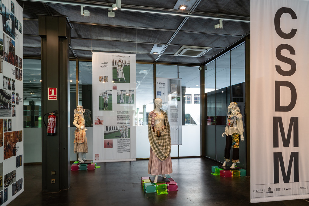 mde-xi-mes-del-diseo-emergente_54584274640_l