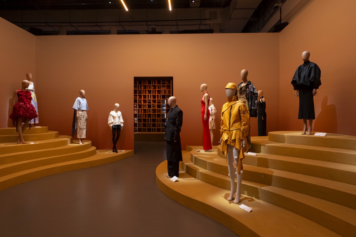 Threads of Impact Exhibtion_RCZ3583