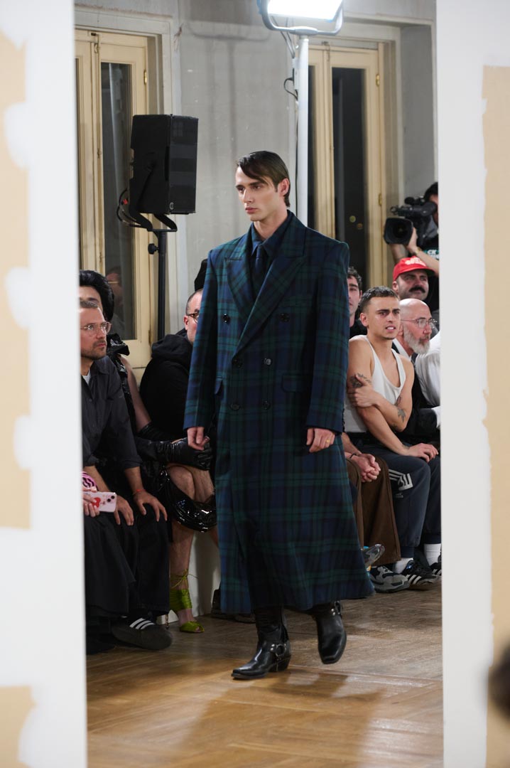 web-acromatyx-mbfwm-oi26-acme-pablopaniagua-0012