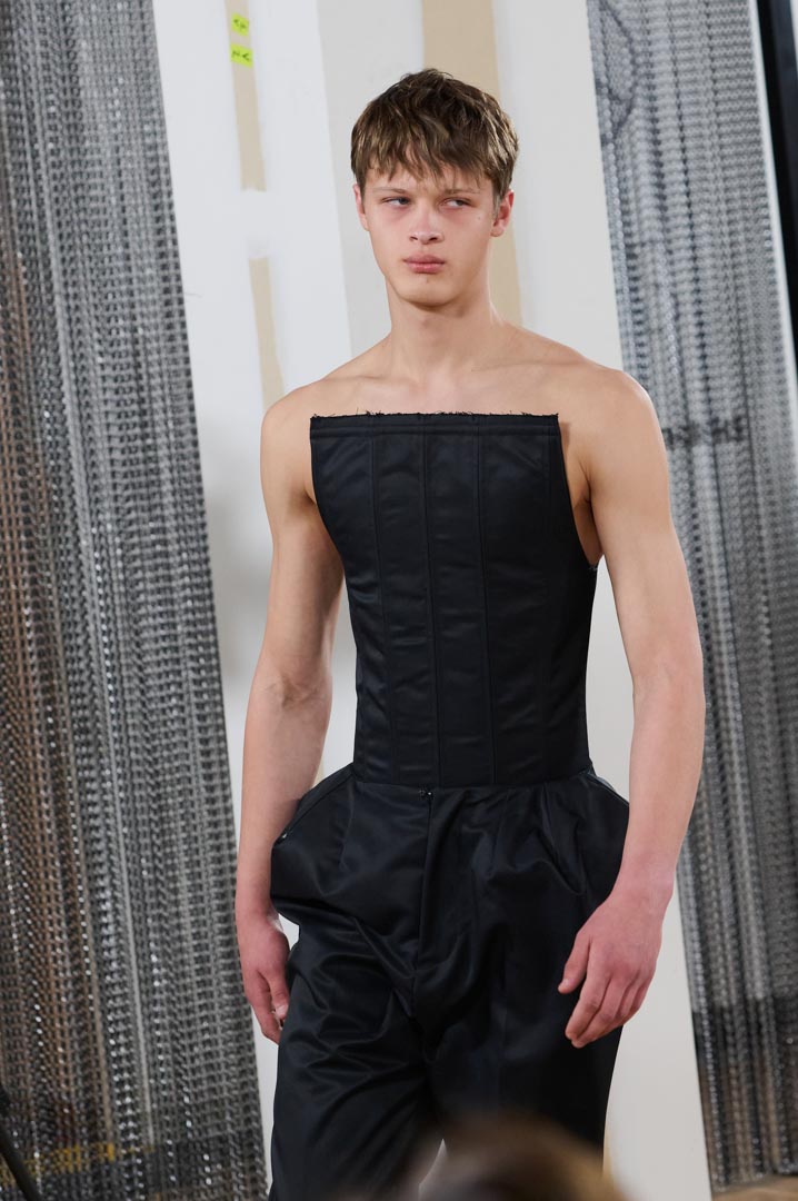 web-acromatyx-mbfwm-oi26-acme-pablopaniagua-0049