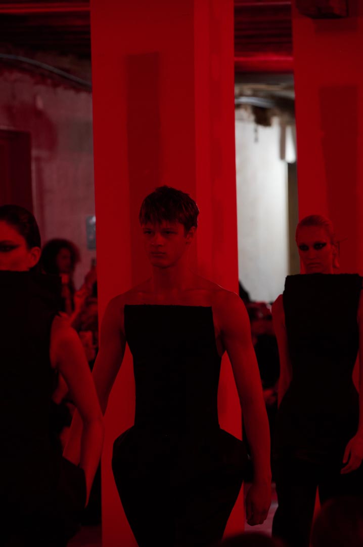 web-acromatyx-mbfwm-oi26-acme-pablopaniagua-0051