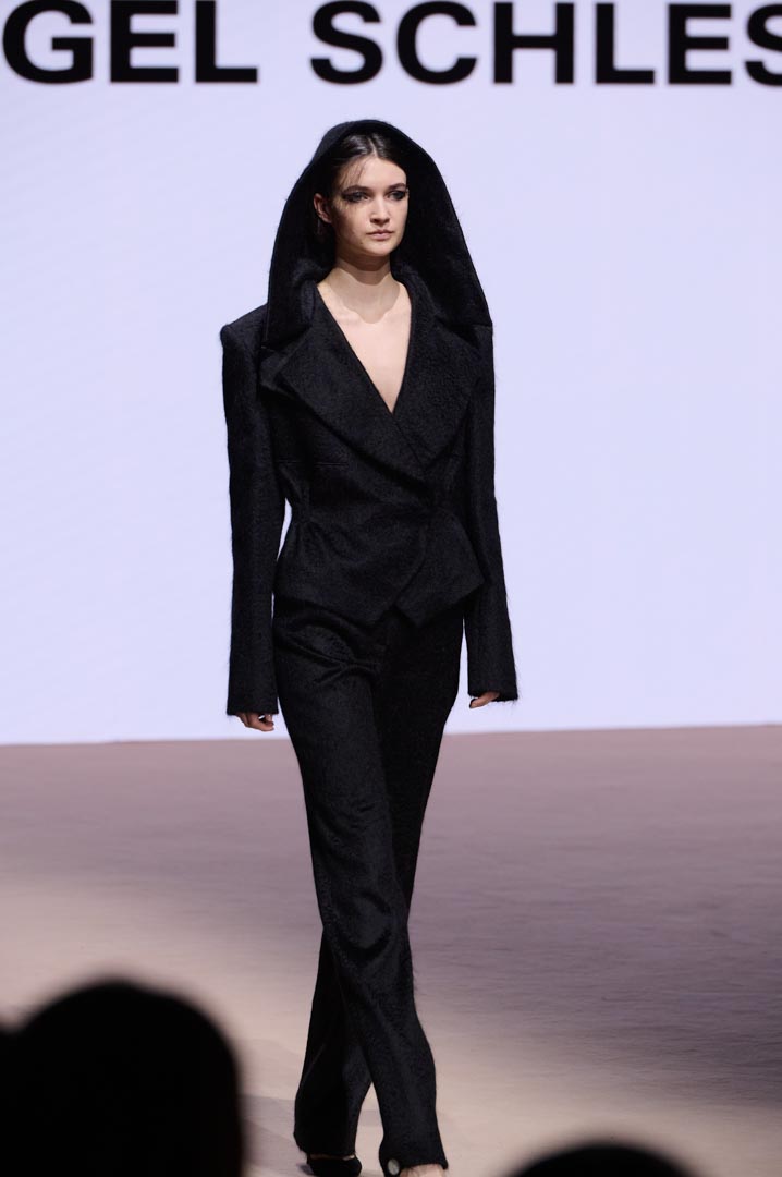 web-angel-schlesser-mbfwm-oi26-acme-pablopaniagua-0006