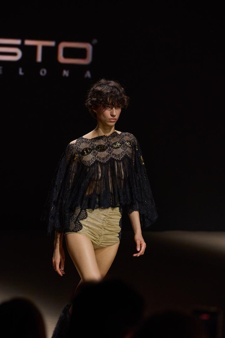 web-custo-barcelona-mbfwm-oi26-acme-pablopaniagua-0047
