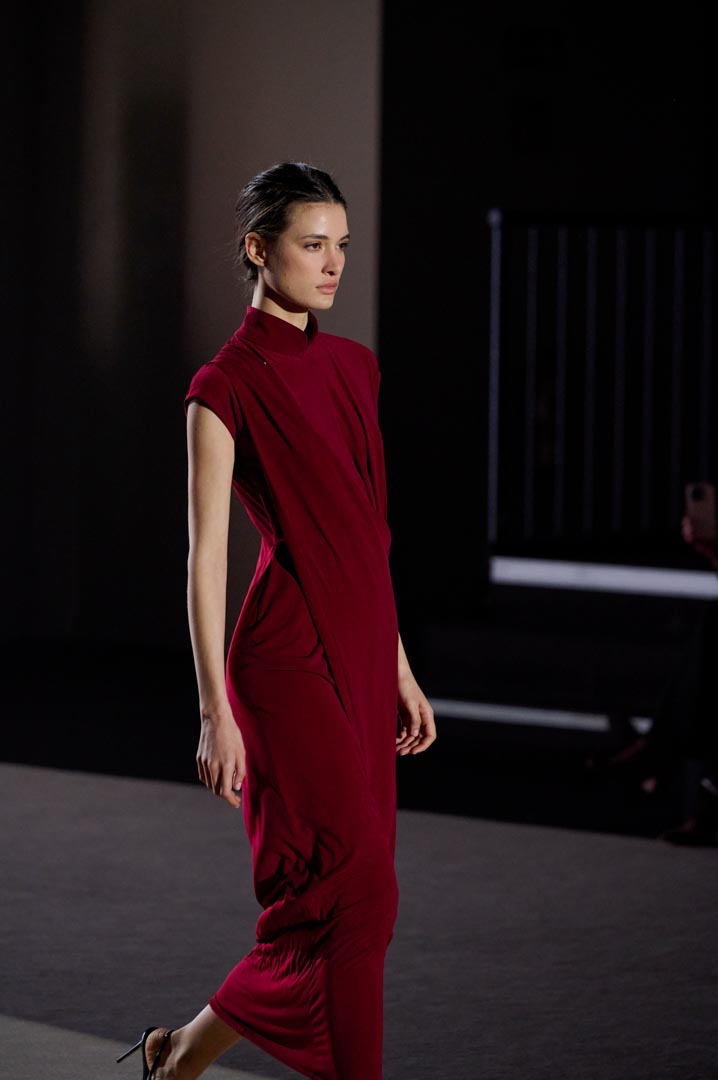 web-mechen-tomas-mbfwm-oi26-acme-pablopaniagua-0021