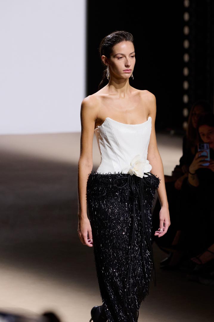 web-yolancris-mbfwm-oi26-acme-pablopaniagua-0036