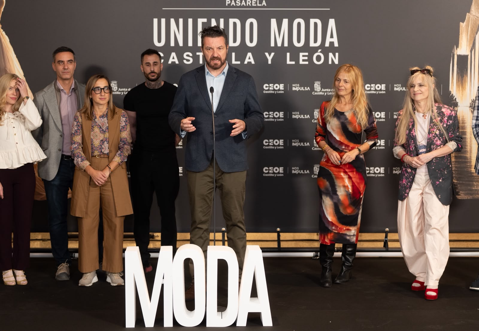 uniendo moda castilla y leon - disenadores noveles -1
